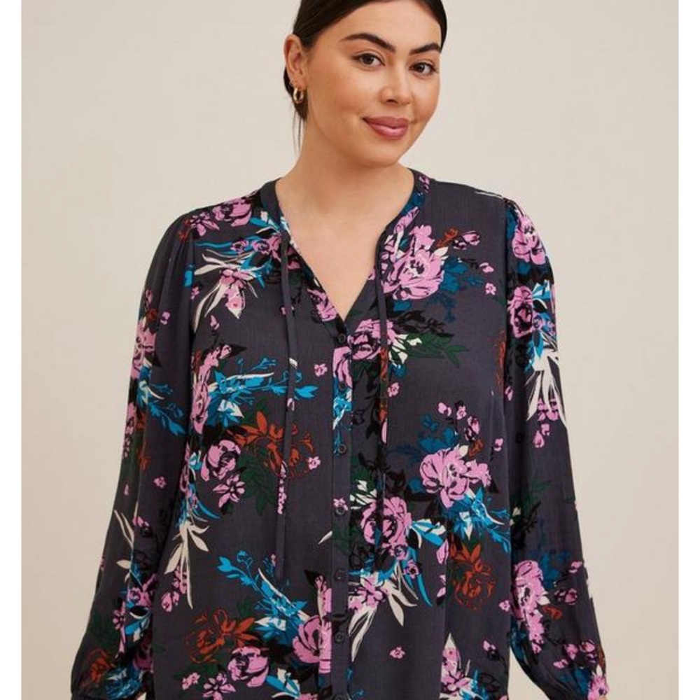 Torrid size 6 (30) women’s blouse